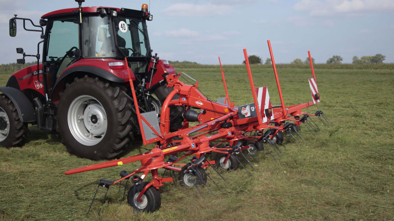 Nesený obraceč GF 582